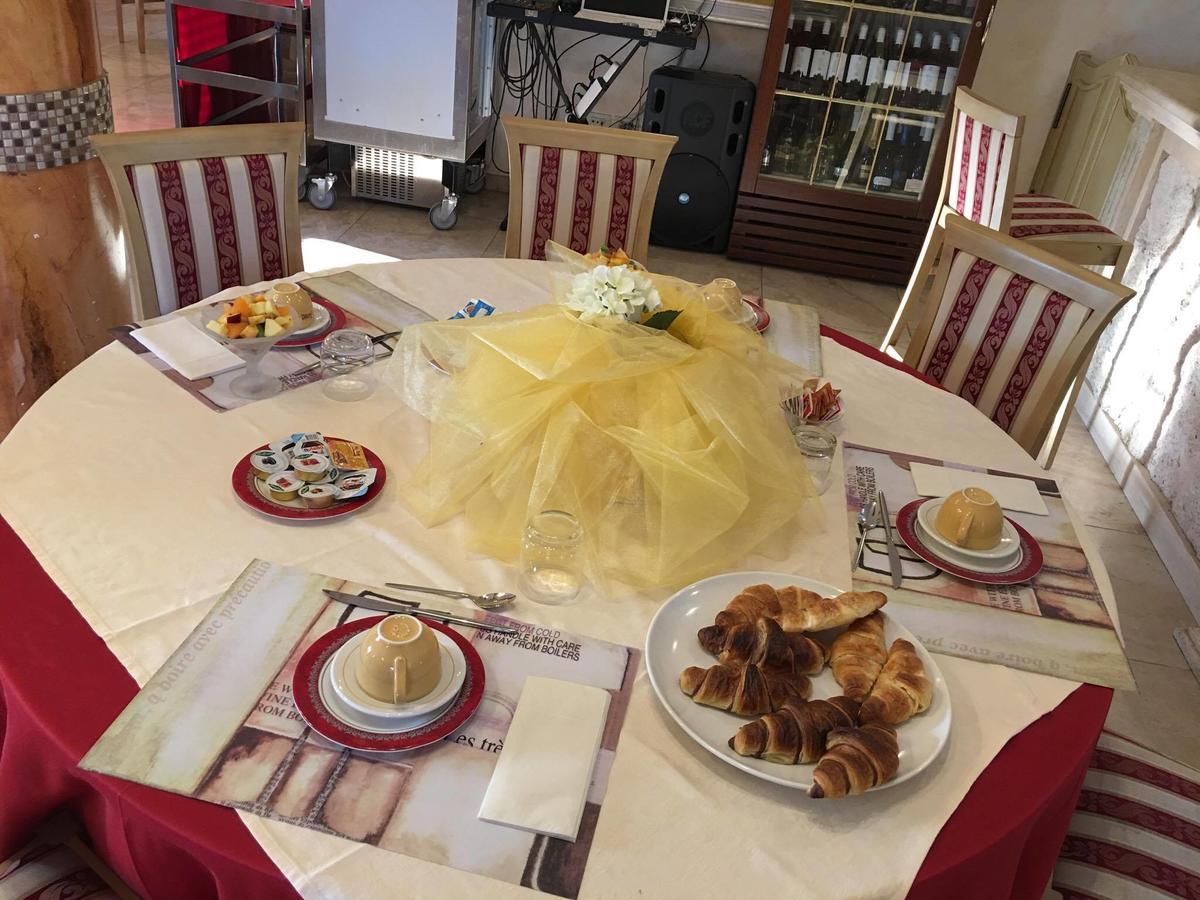 Il Salice Hotel Civitella Del Tronto Luaran gambar